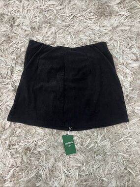 HALARA Black Corduroy Mini Skort